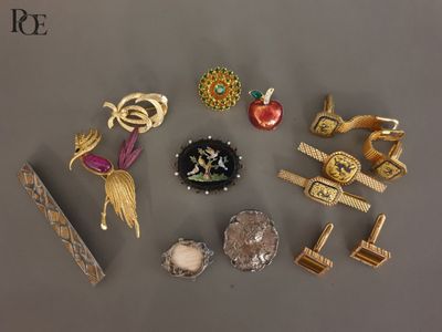 Ensemble de bijoux fantaisie comprenant une broche en métal … - Photo 1