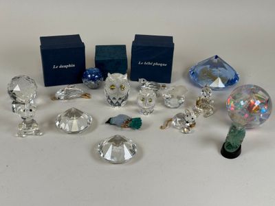SWAROVSKI et divers. Collection de 15 sujets en verre facett… - Photo 1