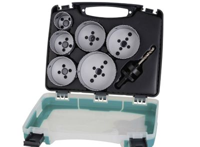 un coffret d'outils contenant six scies cloches dans un étui en plastique