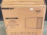une boîte en carton sur laquelle est représenté un téléviseur