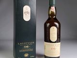 une bouteille de Lagavulin 16 ans d'âge avec son coffret