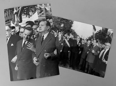 Photographe inconnu. Lot de deux photographies de la manifes…