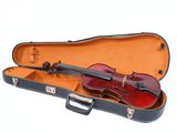un violon dans un étui avec un archet à l'intérieur