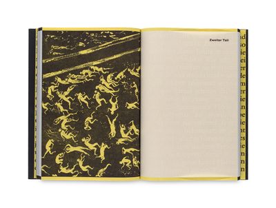 un livre jaune et noir avec une illustration de chevaux dessus