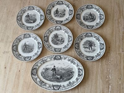six plaques sur lesquelles figurent des images en noir et blanc de personnes et d'animaux