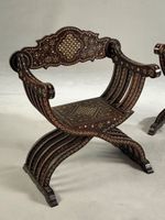 Paire de fauteuils dit Savonarole de forme curule en marquet… (photo 3)