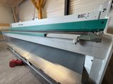 une image représentant une machine installée dans un bâtiment