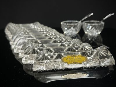CRYSTAL FOREIGN Suite de 12 porte-couteaux en cristal taillé… - Photo 1