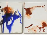 deux tableaux de couleurs différentes sur un fond blanc, parsemés d'éclaboussures de peinture