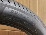 the tire of a bicycle is shown on a cardboard box