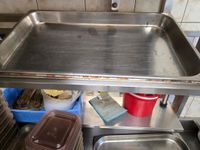 Ensemble de 18 plats gastro en inox comprenant : 2 bacs de 5… (photo 3)