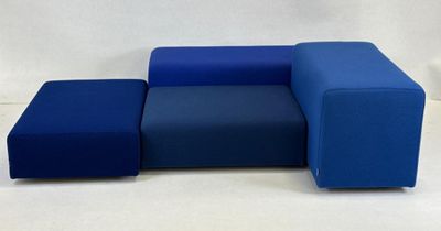 LIVING DIVANI Un canapé modulable composé de 4 éléments en t…