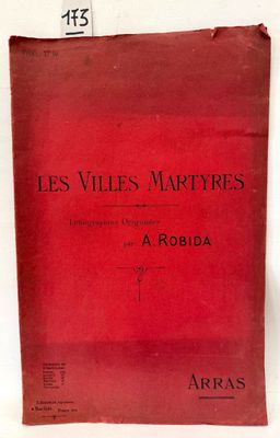 un livre rouge avec des caractères noirs, posé sur une table