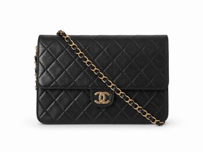 chanel black quilted lambskin flap bag
