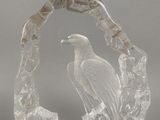 figurine en cristal représentant un oiseau perché sur une branche d'arbre