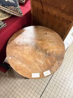 VENTE VOL : Un guéridon rond en bois de placage, Art Déco , … (photo 2)