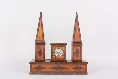 autel (?) supposé maçonnique en placage, constitué d'une bas… - Photo 1