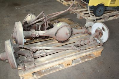 an image of a machine that is sitting on a pallet