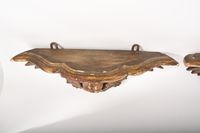 Paire de consoles d'applique en bois sculpté polychrome et d… (photo 5)