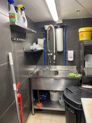 Lot de plonge comprenant : - Photo 1