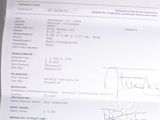 une feuille de papier sur laquelle figure la photo d'une personne