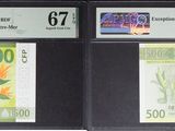trois types de devises différents exposés dans un magasin