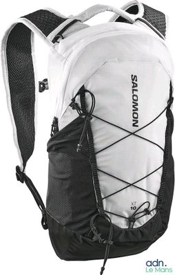 l'arrière d'un sac à dos blanc orné d'un motif en noir et blanc