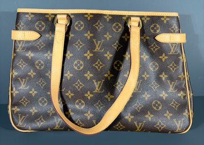 LOUIS VUITTON Année 2009 Sac BATIGNOLLES en toile Monogram e…