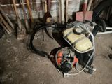 a small machine that is sitting on the ground