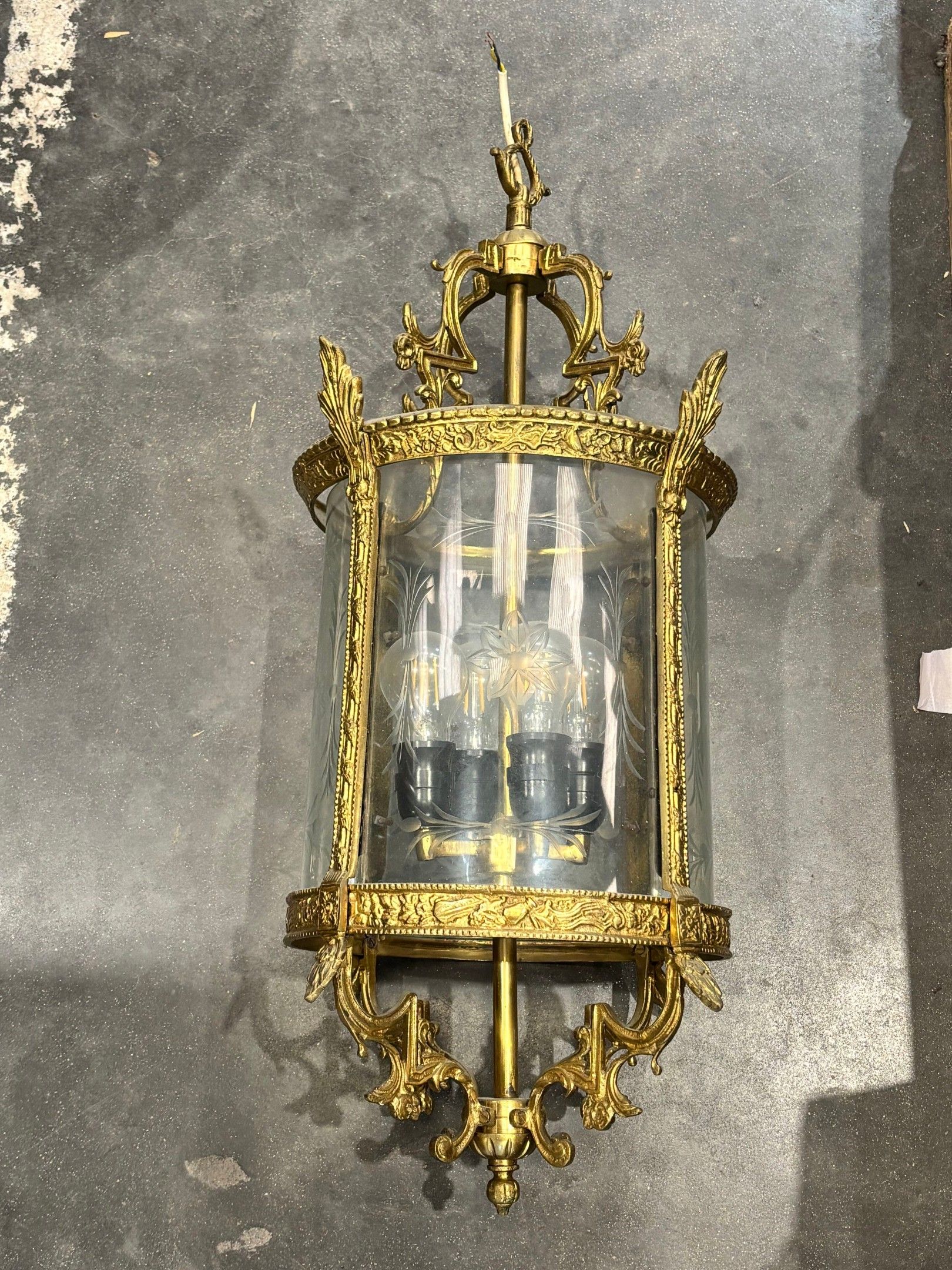 Lanterne de hall cylindrique Napoléon III en bronze doré et …