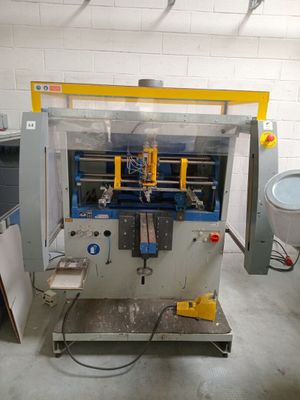 1 Machine de sérigraphie -A DEMONTER NE PASSE PAS ENTRE RACK…