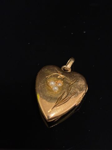 Pendentif photo cœur en or 18 carats 750 millièmes. En règle. Poi...
