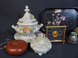 many different items that are sitting on a table