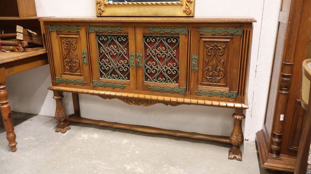 Buffet de manufacture contemporaine de style renaissance ouvrant ...