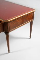 Bureau plat en placage d'acajou et marqueterie de losanges o… (photo 3)