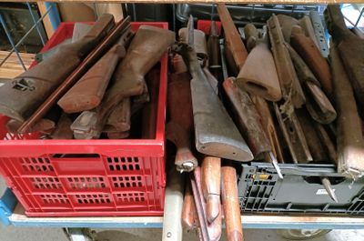 a lot of tools that are sitting on a cart