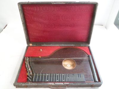un étui contenant un instrument de musique