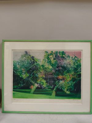une photo d'une photo d'une maison dans un jardin