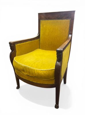 BERGERE en acajou et placage d'acajou à dossier droit, conso…