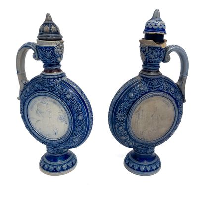 LIQUEUR DE L'ABBAYE DE THELEM Paire de gourdes en céramique …