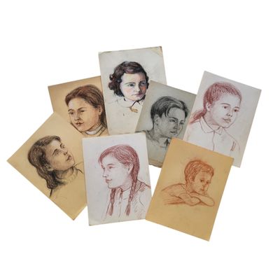 six dessins au crayon de couleur représentant une femme et un homme