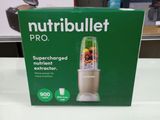 une boîte de Nutribullet Pro posée sur la table