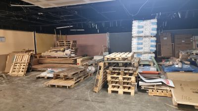 Reliquat de stock (retours de chantier) dont plaques de bois…