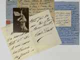 quelques vieilles lettres et une photo d'un homme à cheval