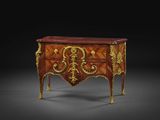 une commode de style Louis II en gilpwood et gilpwood