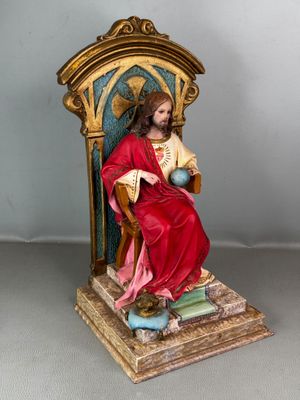 CHRIST en majesté Sujet en bois et composition peint.