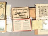 un tas de vieux livres posés sur une table