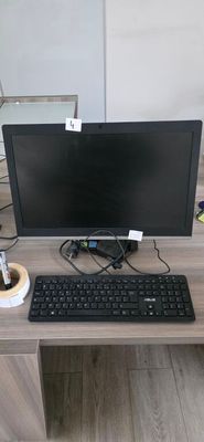UN ORINATEUR TOUT EN UN ASUS ET22311