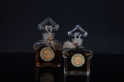 GUERLAIN Mitsouko - Lot de parfums factices (2 pièces)