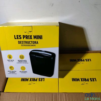 packaging of a black and yellow box with a black and white image of a black and yellow box